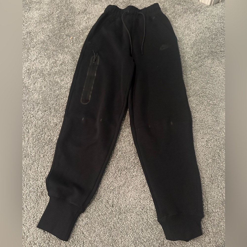 Nike Tech black sweatpants